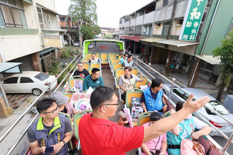 搭雙層巴士享美食深度遊覽米食之鄉。   圖： 台南市政府觀光旅遊局／提供