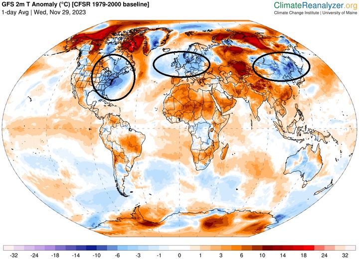 鄭明典於臉書發出全球最近一天的氣溫距平圖，可以看到北半球很多地方明顯偏暖(紅棕色)，但有3股相對冷的空氣在中緯度流竄(藍色)。   圖：翻攝自鄭明典臉書