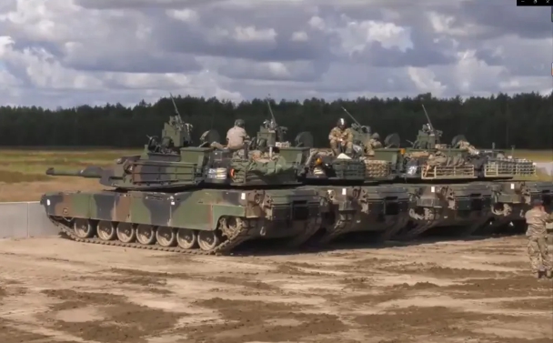 芬蘭將開放 15 個軍事基地供美國使用。圖為美軍的 M1A2T 主戰坦克。   圖 : 翻攝自畢殿龍