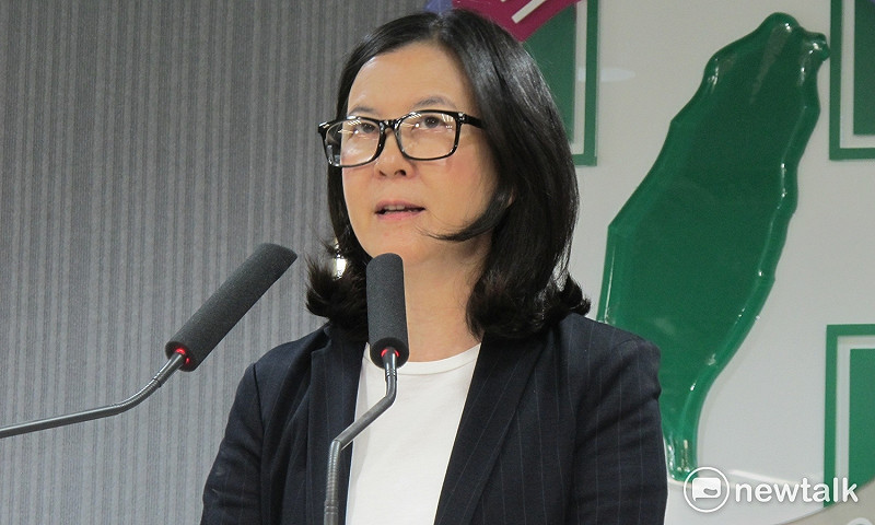 民進黨發言人邱莉莉14日轉述中常會談話。   圖：林朝億/攝