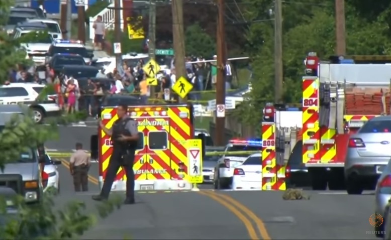 美國維吉尼亞州市郊棒球場今(14)日槍擊案，警方封鎖現場。   圖：翻攝Reuters畫面