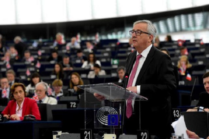 歐盟執委會主席榮科今(14)天在歐洲議會表示，絕不會與美國重新談判《巴黎氣候協定》。   圖：翻攝榮科臉書