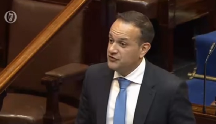 執政中間偏右統一黨黨魁瓦拉德卡（Leo Varadkar）14日正式成為愛爾蘭總理，發表當選演說時強調「年輕活力」。   圖：翻攝網路