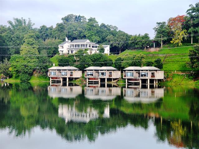 尖山埤水庫風景優美，是臺灣目前唯一一個常態性提供水庫獨木舟體驗的場所   圖：交通部觀光局提供