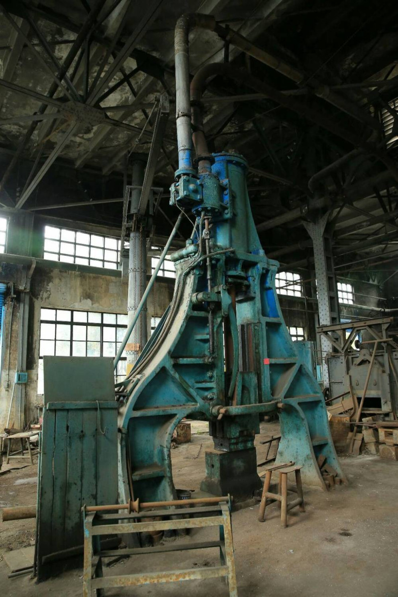 鍛冶工場擁有1噸、1/2噸及1/4噸蒸汽錘，其中1/4噸英國製蒸汽錘，1889年製造，1990年引進台灣，為台灣現存最古老蒸汽錘。   圖：文化部/提供