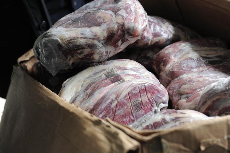中國大陸國家質檢總局20日宣布，即日起允許美國牛肉進口。圖為先前遭中國大陸攔下的美國牛肉圖片。   圖 : 翻攝中新社網站