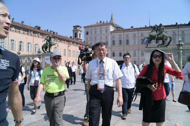 台北市長柯文哲出訪義大利迎接聖火。   圖 : 台北市政府/提供