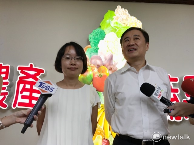 台北市副市長兼北農董事長陳景峻（右）、總經理吳音寧（左）。   圖 : 新頭殼資料照