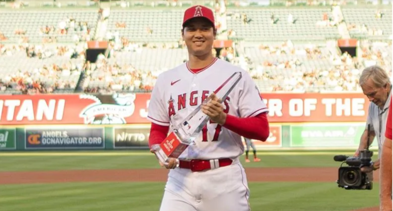 根據美媒《Sportsnet》記者Ben Nicholson-Smith表示，「大谷翔平的合約談判已正式進入最後階段，預計爭奪戰剩餘的球隊將在週末於洛杉磯和大谷翔平會面。」   圖/翻攝自天使推特