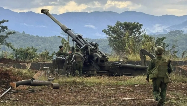 緬軍雖有重砲，但叛軍多採游擊方式，躲入深山叢林裏，緬軍難以打擊目標。   圖 : 翻攝自雷姐的機械空間