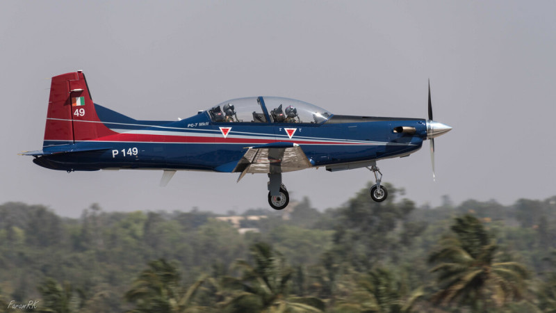 印度空軍一架教練機傳墜毀意外，據傳為圖上這款「PC-7 Mk Ⅱ」。   圖：翻攝「X」@zayedkhan08