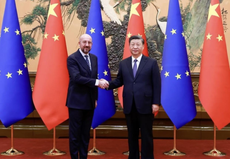 歐洲理事會主席米歇爾(左)。圖為2022年12月1日，米歇爾訪問中國。   圖：翻攝新華網(資料畫面)