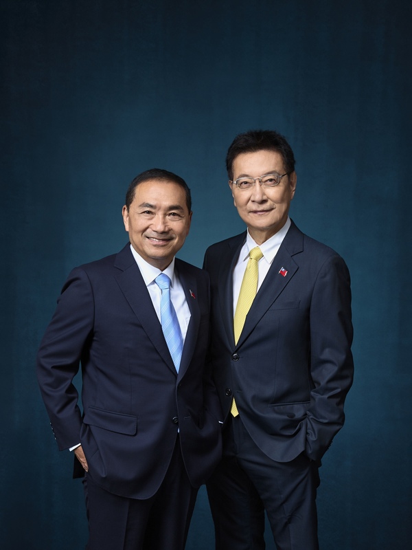 侯友宜競辦公布「侯康配」官方形象照。   圖：侯友宜競辦/提供