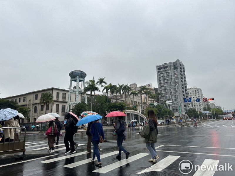 中央氣象署透露未來一週天氣，北台灣變化多，中南部天氣穩定日夜溫差大，而未來一週兩波東北季風，需注意保暖。   圖：林岑韋／攝