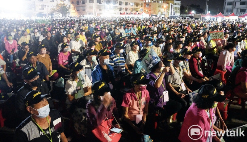吳音寧競選總部成立當天，來自彰化第三選區10個鄉鎮的5千多位支持者擠爆造勢大會現場。   圖：張良一/攝