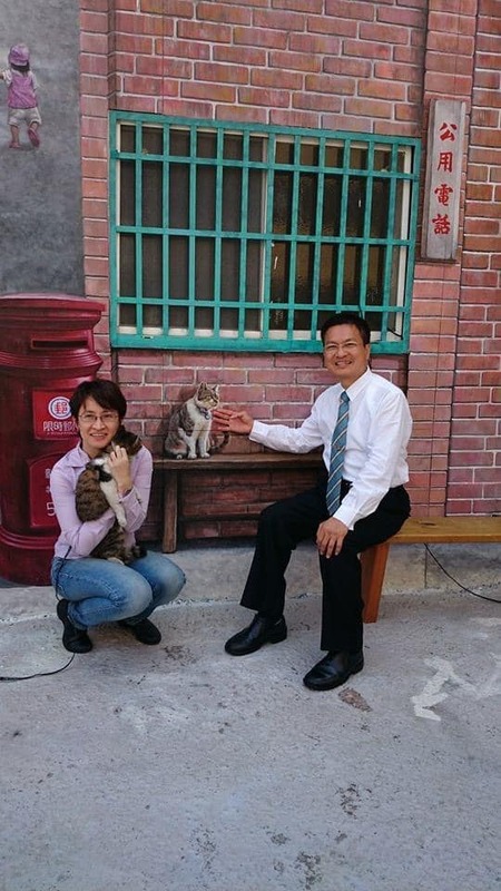 前彰化縣長魏明谷（右）與蕭美琴合影。   圖：取自魏明谷臉書（資料照）
