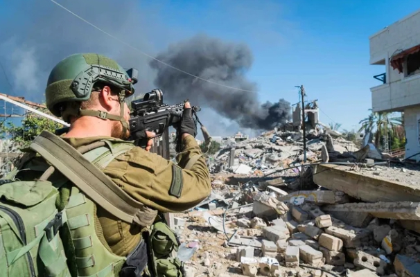 內坦雅胡當地時間 6 日表示，當天以色列軍隊包圍了哈瑪斯在加薩地帶的領導人辛瓦爾位於加薩地帶的一處住所。   圖 : 翻攝自中外湘評