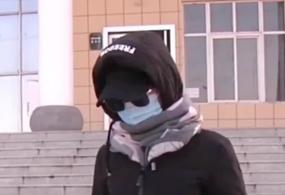 樊女士表示殯儀館找了以一個新骨灰，並聲稱是她父親的，她母親聞訊後激動的心臟病發作。   圖：翻攝自微博