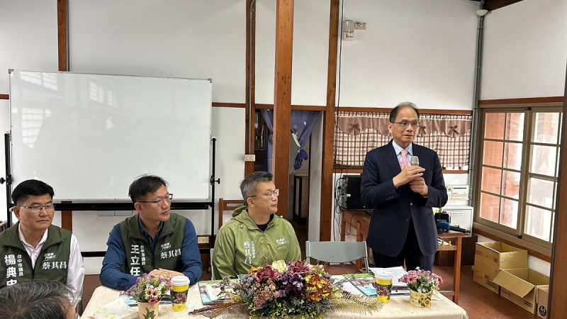 立法院長游錫堃提到，蔡惠如對台灣民主運動發展與文學史都有非常重大的影響。   蔡其昌辦公室/提供