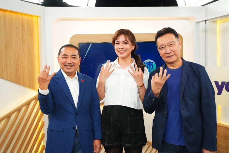 國民黨台北市議員鍾沛君今（11）日中午於「今天誰來沛」節目專訪專訪國民黨總統候選人侯友宜、副總統候選人趙少康，當對方談及少子化政見時，突然宣布懷孕喜訊。   圖：擷自鍾沛君臉書