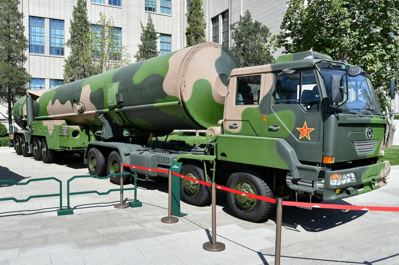 在中國人民革命軍事博物館展出的東風-31核飛彈發射車。   圖：翻攝自維基百科