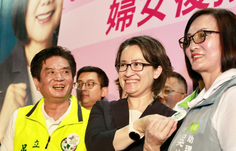 蕭美琴11日晚間前往新北土城,出席吳琪銘婦女後援會成立活動。 圖:民進黨提供