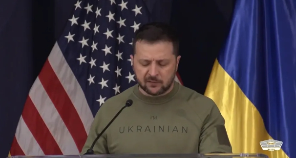 烏克蘭總統澤連斯基當地時間 11 日在美國國防大學的演講中表示，他希望自己仍然可以依靠美國。   圖 : 美國防部影片截圖