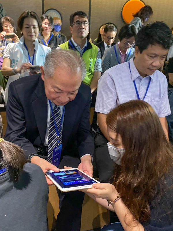 透過融合3D虛擬空間與5G技術，讓身處異地的民眾可同步互動。   圖：台南市政府文化局／提供