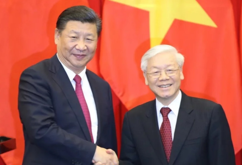 中國領導人習近平訪問越南，與越共總書記阮富仲合影。   圖：翻攝自新華社