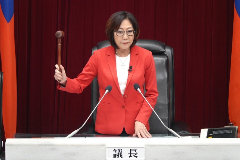 康裕成敲槌宣布閉會。 圖:高雄市議會/提供