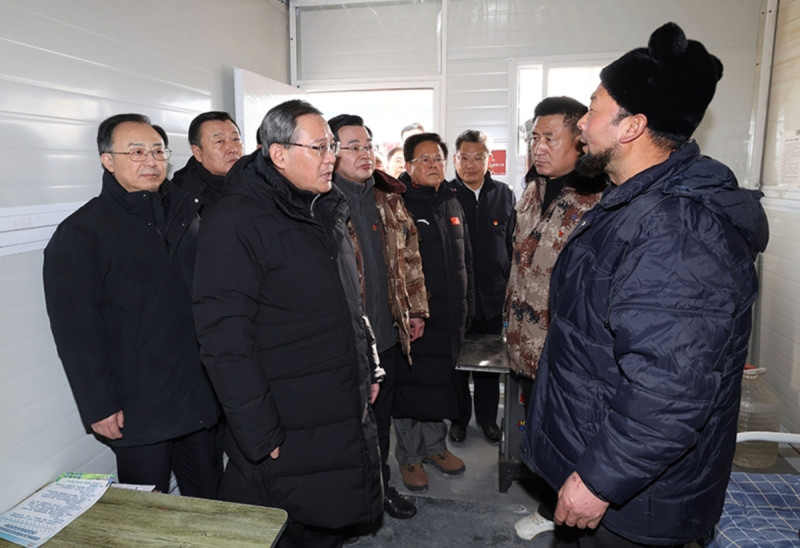 李強提到,除了幫助災區群眾改善生活條件,防止因災「返貧」的狀況外,各級幹部更要切實維護社會穩定,「做好先進典型宣傳」,讓他們充分感受到黨和政府的溫暖。 圖:擷取自中國中央政府官網