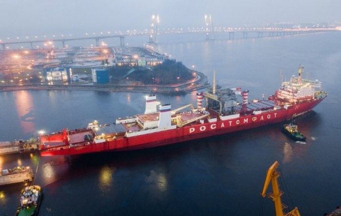 俄羅斯北方的莫曼斯克港於當地時間昨日晚間發生一起核動力破冰貨櫃船起火的事件。具體發生原因仍在調查中。   圖：翻攝自Visegard24 X帳號