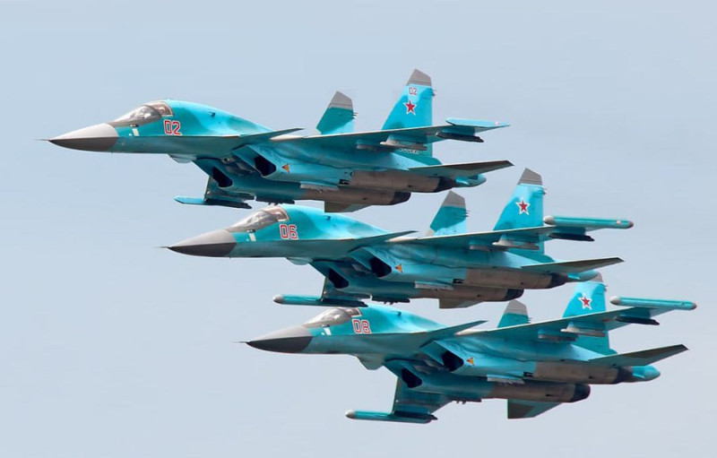 俄羅斯航空頻道報稱，俄羅斯三架「Su-34」轟炸機被擊落，造成 3 名俄軍飛行員死亡。(示意圖)   圖：翻攝自X帳號「@front_ukrainian」