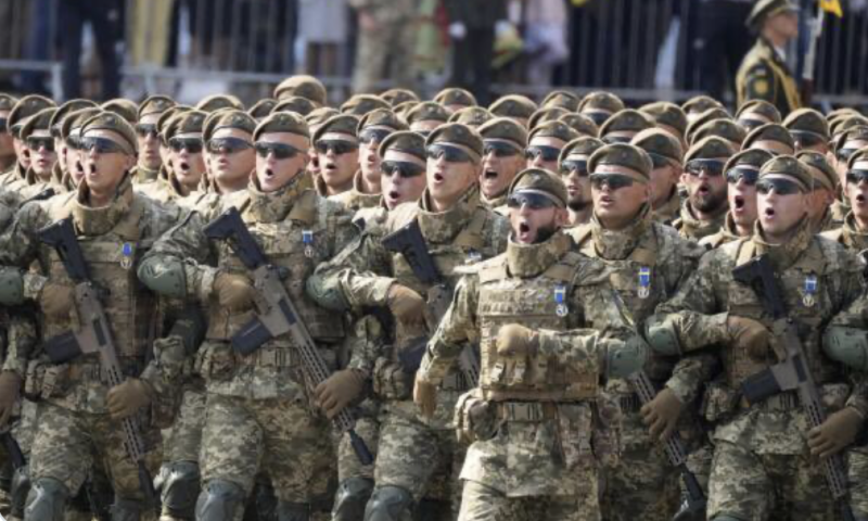 烏克蘭軍方提議再徵召45萬至50萬人入伍。   圖：翻攝自 X Visegrád 24