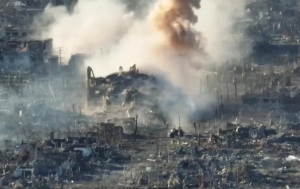 馬林卡遭俄軍重擊，目前已成一片廢墟。   圖 : 翻攝自騰訊網/空天力量