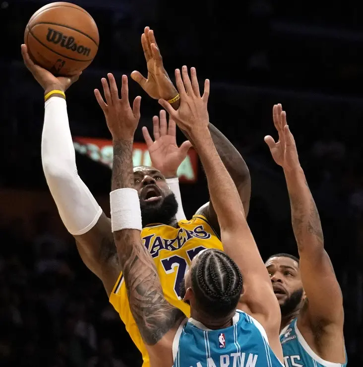 ▲LeBron James已在NBA征戰21個球季，但完全沒有退化跡象。（圖／美聯社／達志影像）   