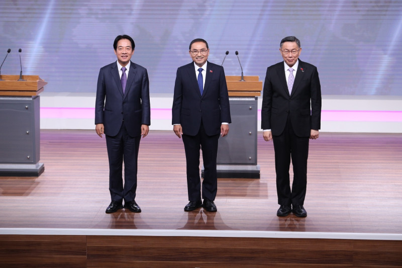 本屆唯一一場總統辯論會 30 日登場，3 位候選人進行 2.5 小時圍繞各自房地產等議題言詞交鋒。   圖：台北市攝影記者聯誼會 / 提供