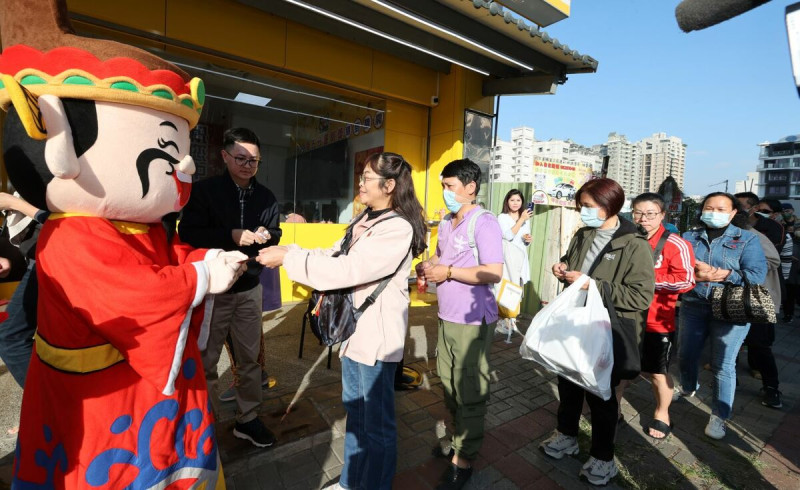 現場送出100張運動彩券。 圖:運彩協進會提供