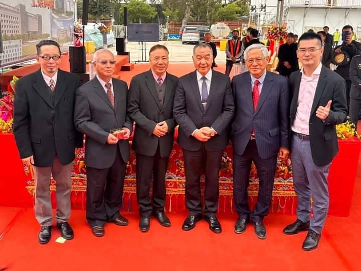 郭倍宏(右二)與邱國正(右二同框出席。 圖:翻攝郭倍宏臉書