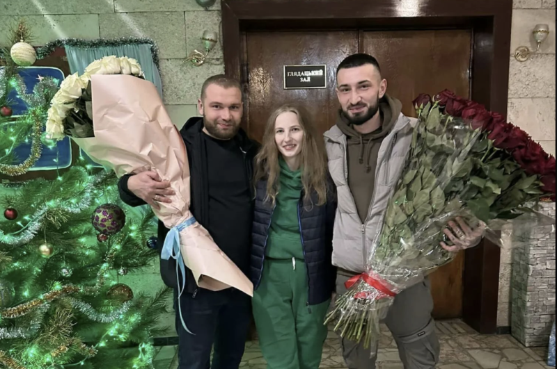 加琳娜回到烏克蘭後，與 30 歲的男友米科拉（Mykola Hrytsernyak） 訂婚。   圖：翻攝自 X   正念先生-東歐視角