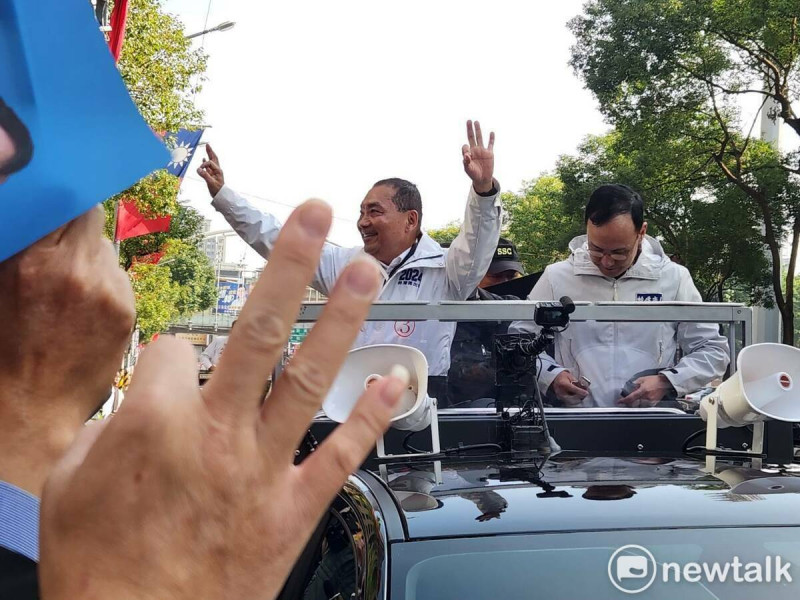 國民黨總統候選人侯友宜選前最後一周，持續加強六都車隊掃街。   圖：黃建豪/攝