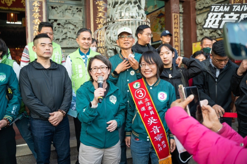 蕭美琴呼籲大家力挺最優秀、最顧農民的吳音寧，「美德贏台灣，台灣贏得美，大家繼續加油！」。   圖：吳音寧競辦提供