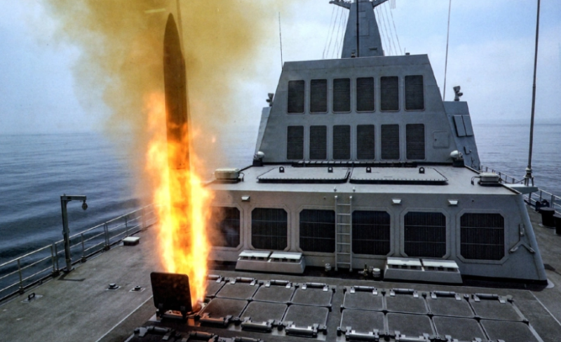 南昌艦發射導彈。(資料照片)   圖：翻攝自河東三叔
