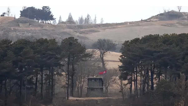 北韓位在北緯38度線的軍事哨所。   圖 : 翻攝自騰訊網/金亮