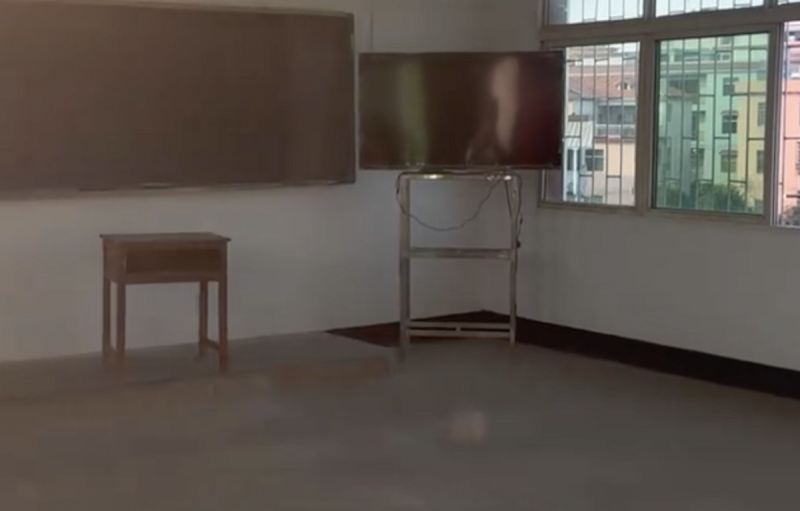 中國湖南耒陽市某鄉村小學發生駭人聽聞的校長性侵學生事件。 翻攝自 騰訊網/緊急呼叫