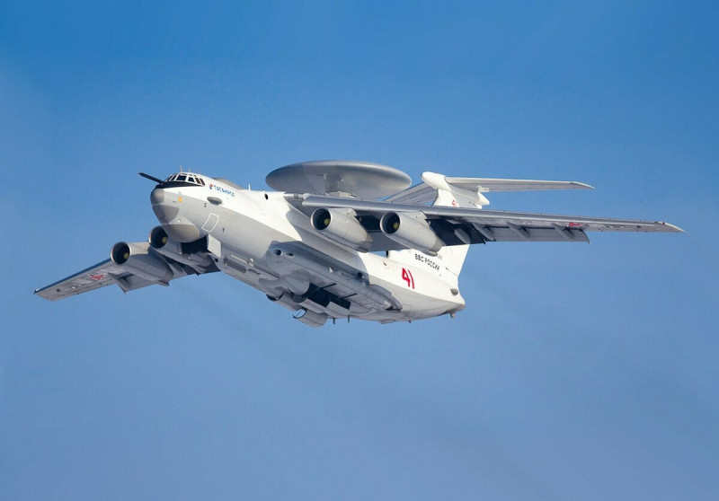 俄軍一架 A-50「熊蜂」預警機及作為「空中指揮所」的伊留申 Il-22 型管制機，14 日遭烏軍擊毀，然而基輔於聲明中並未具體說明其摧毀方式。（圖為 A-50）   @Matheus51672566