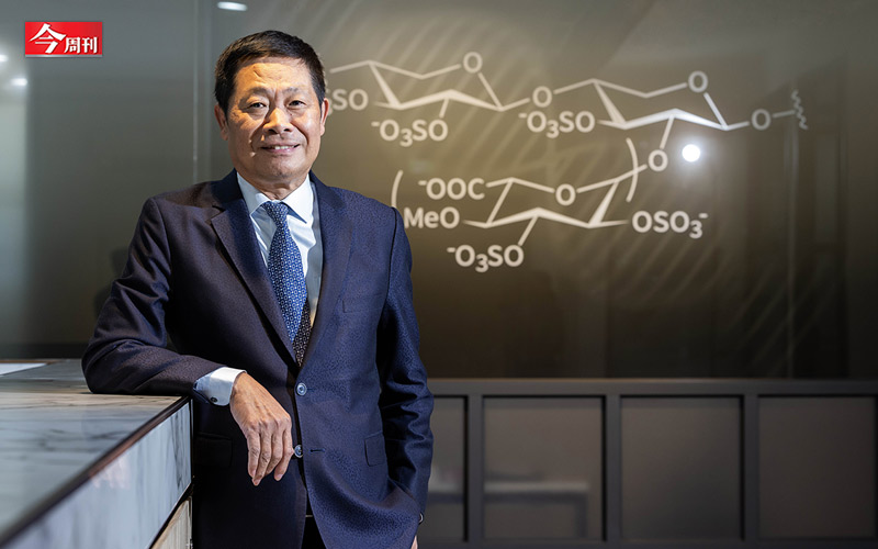 泰宗生物科技董事長徐煥清曾經是個不懂生技、連「FDA」都不知道的人；但如今憑藉深耕醫藥領域，不但帶領泰宗由虧轉盈，去年更創下全年營收 9.7 億元的歷史新高。   圖：翻攝《今周刊》第 1413 期