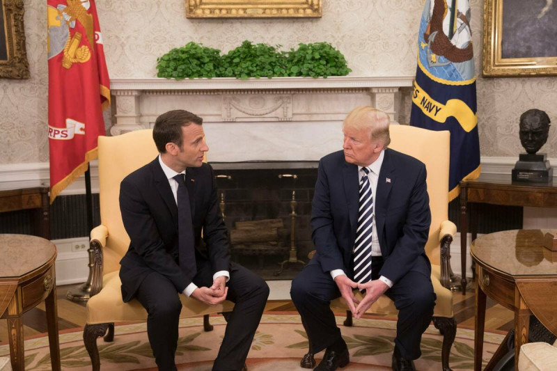 針對川普或將席捲重來，法國總統馬克宏 16 日稱，自己將找到與其合作的方式，並強調無論誰入主白宮，「我接受人民給我的領導人」。（2018年資料照）   圖：取自臉書「The Trump White House Archived」