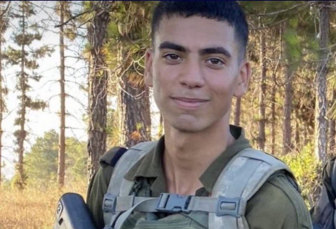 以色列中士阿迪爾，在哈瑪斯 10 月 7 日策畫的襲擊中喪生，頭顱被哈瑪斯士兵砍下並帶回加薩，計畫以一萬美元出售。   圖：翻攝自 Oli London X帳號