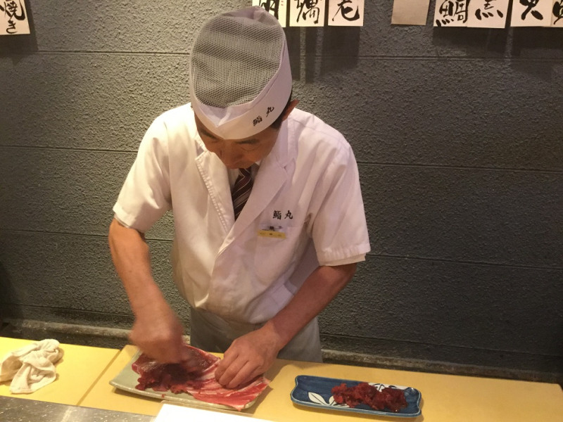  在日本學做壽司的體驗消費很受歡迎 圖：劉黎兒／攝 